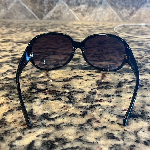 Gucci Round Sunglasses - Picture 7 of 7